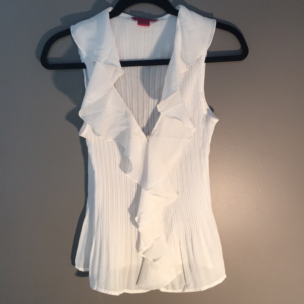 V neck sleeveless blouse